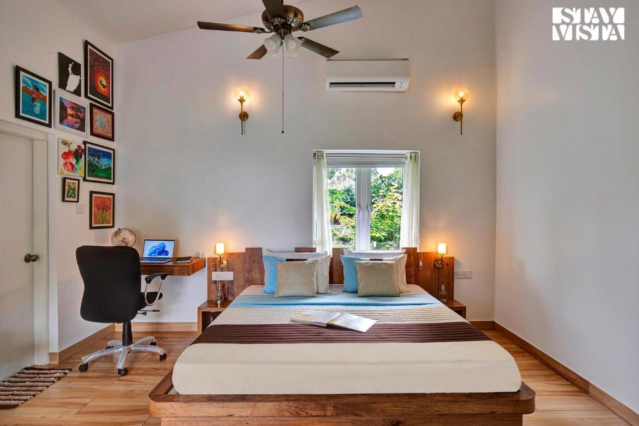 Stayvista At Idyllic Farmhouse - A Glasshouse With Outdoor Pool Gurgáon Kültér fotó